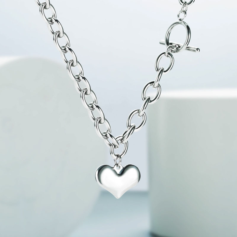 Wholesale Metal Titanium Steel Love Pendant Thick Chain Collarbone Chain Necklace