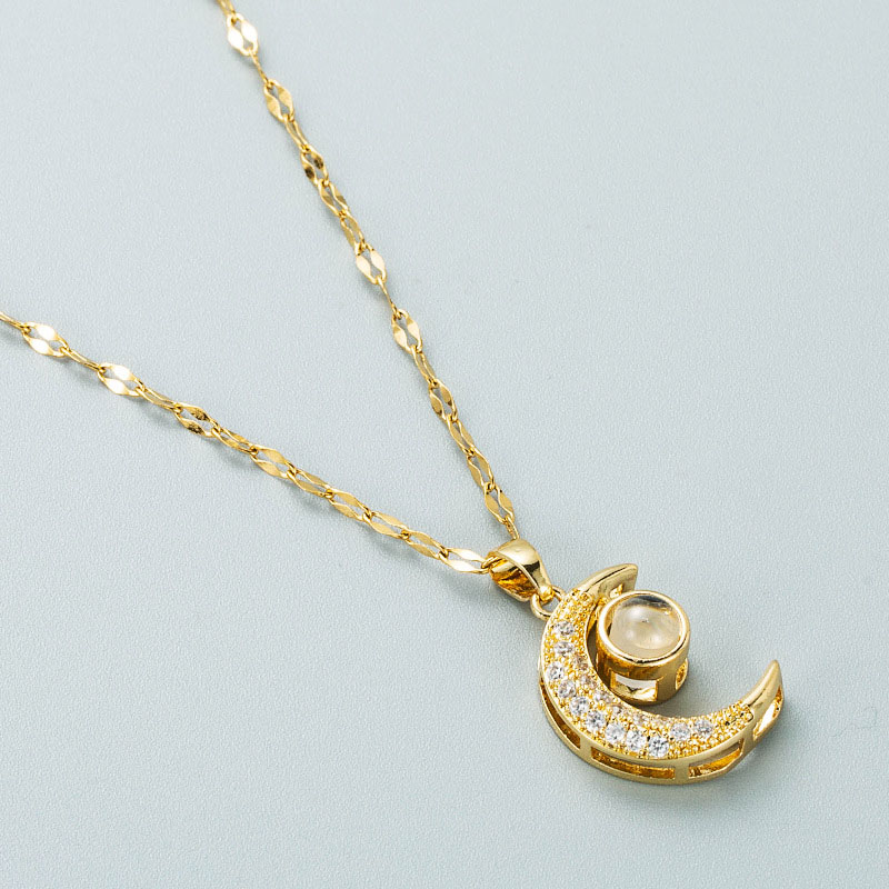 Titanium Steel Fashion Stainless Steel Non-fading Collarbone Chain Moon Pendant Necklace Supplier