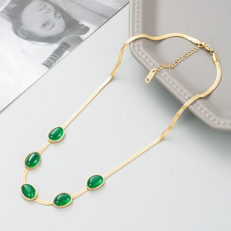 Fashion Emerald Stainless Steel Pendant Collarbone Chain Titanium Steel Necklace Supplier