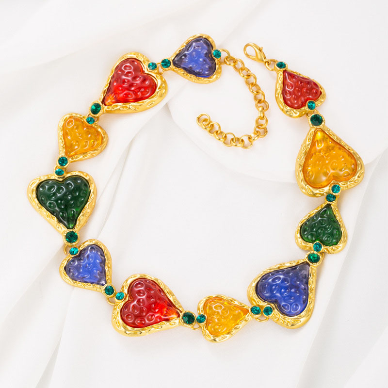 Wholesale Colorful Love-shaped Necklace Resin Collarbone Chain Fashion Sweater Chain