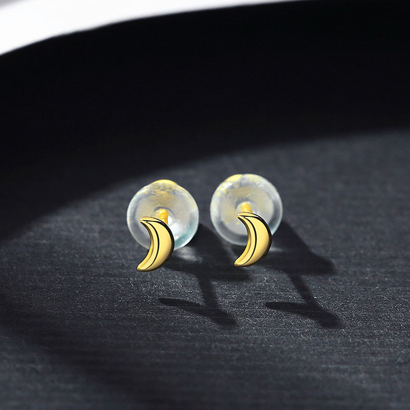 Wholesale Exquisite Small 925 Silver Fashion Simple Fruit Banana Earrings