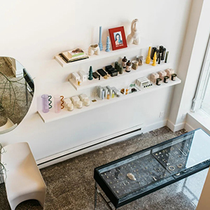 Expositor de la tienda asociada