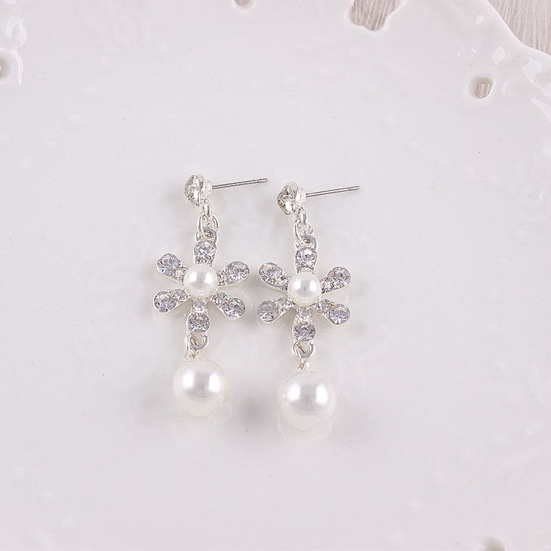 Wholesale Korean-style Bride White Pearl Rhinestone Earrings Without Ear Holes Ear Clip Models