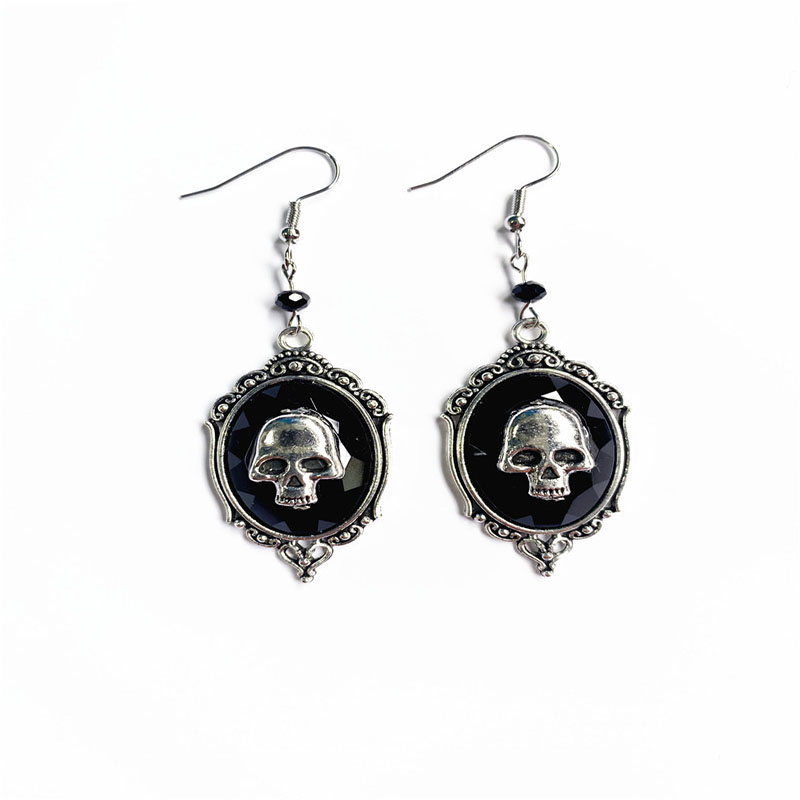 Punk Exaggerated Vintage Alloy Skull Black Gemstone Earrings Suppliers