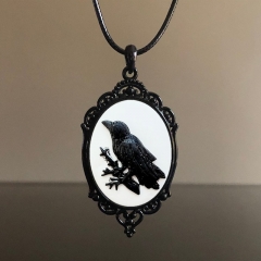 Gothic Crow Vintage Gorgeous Pendant Necklace Suppliers