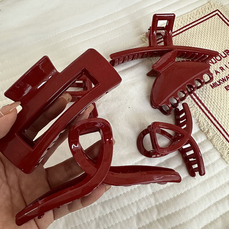 Wholesale Jewelry Red Grab Clip Resin Shark Clip