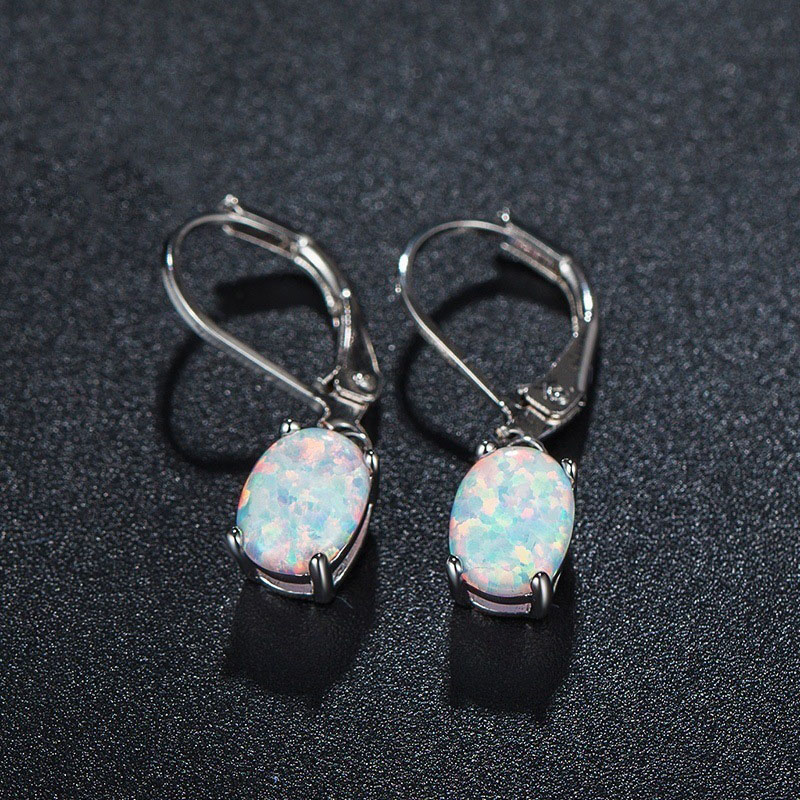 Four Claw Oval Opal Earrings Manufacturer