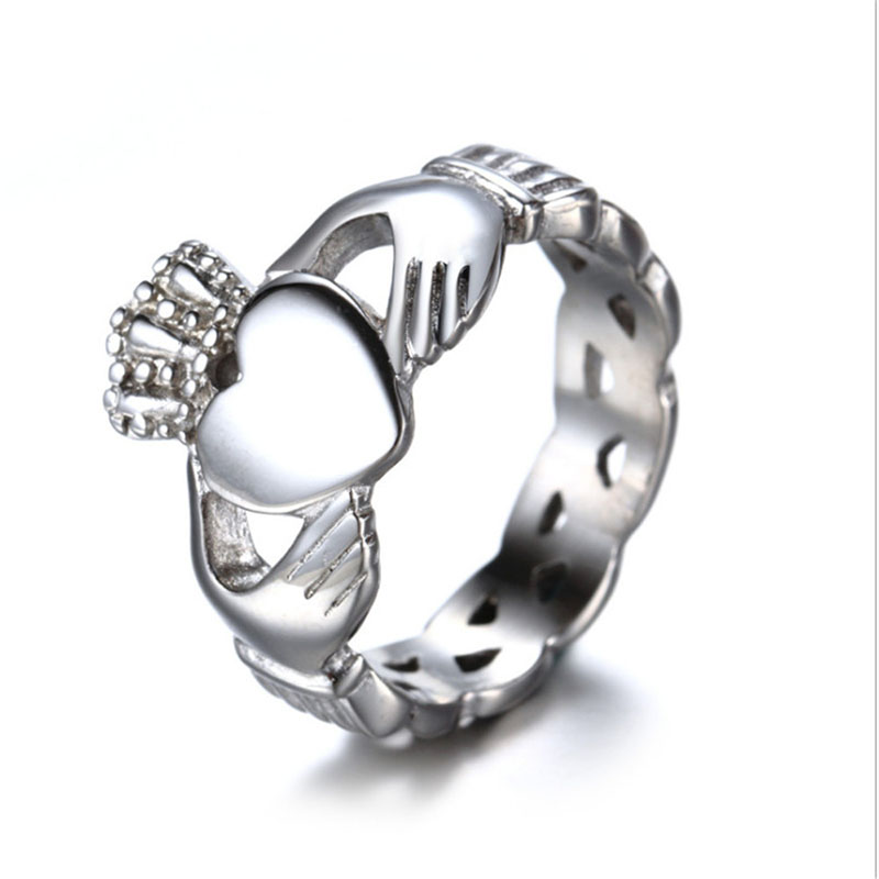 Wide Edge Hollow Hand Held Crown Heart Fashion Ring Manufacturer