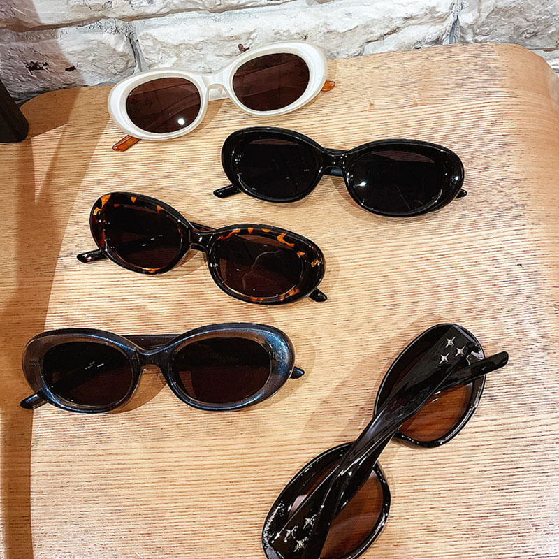 Wholesale Oval Black Cat Eye Retro Sunglasses