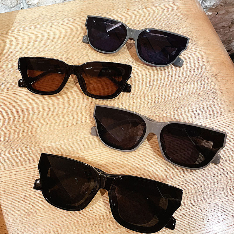 Wholesale Retro Cat Eye Small Frame Sunglasses