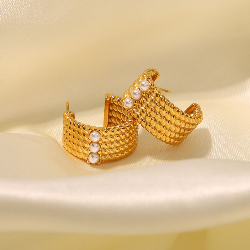 Wholesale 18k Gold-plated C-shaped Pearl-set Stainless Steel Earrings