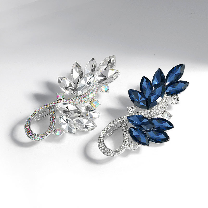 Luxury Atmospheric Crystal Bouquet Brooch Distributor