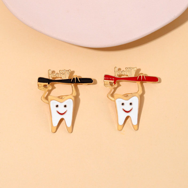 Cartoon Fun Toothbrush Love Teeth Fashion Brooch Distributor