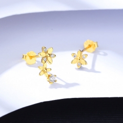 Wholesale Fashionable S925 Silver And Diamond Stud Earrings With Small Flowers