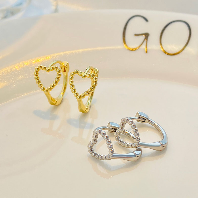 Wholesale Jewelry Simple Hollow Fashion Metal Geometric Peach Heart Earrings