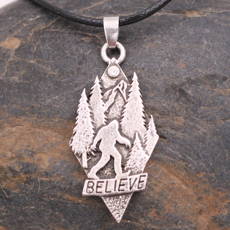 Collar Con Colgante De árbol De Pino De Montaña Believe Sasquatch