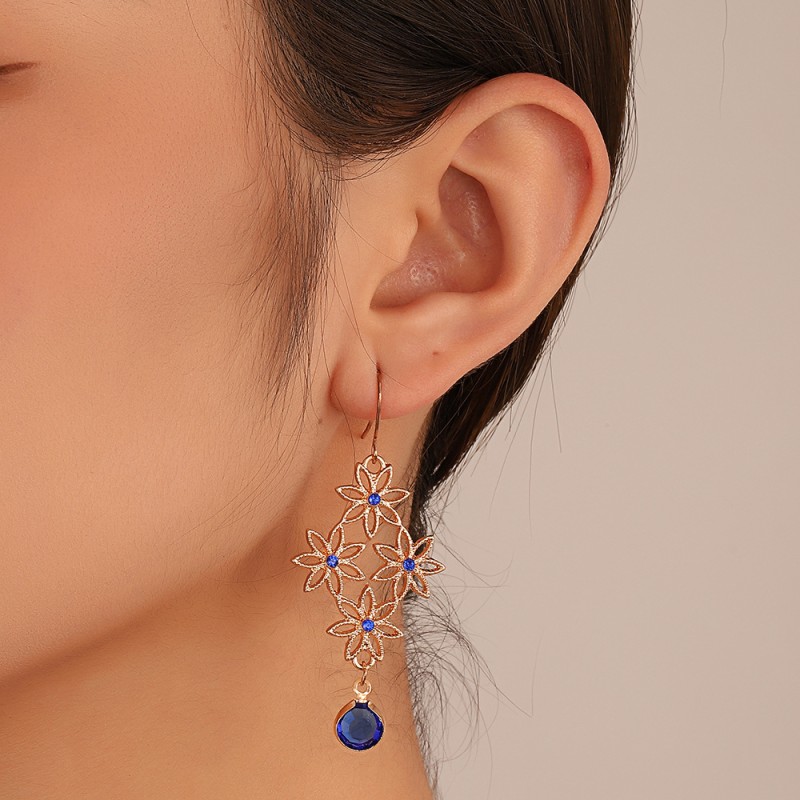 Pendientes De Diamante De Cristal Azul De Flores Huecas Creativas Retro Al Por Mayor