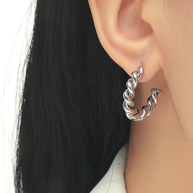 Wholesale Woven Twist Fashion Temperament Simple Personality Geometric C- Shaped Spiral Twisted Earrings