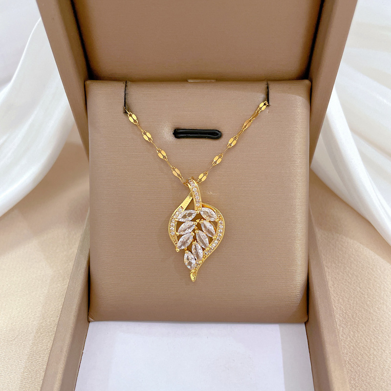 Wholesale Titanium Steel Diamond Leaf Pendant Necklace