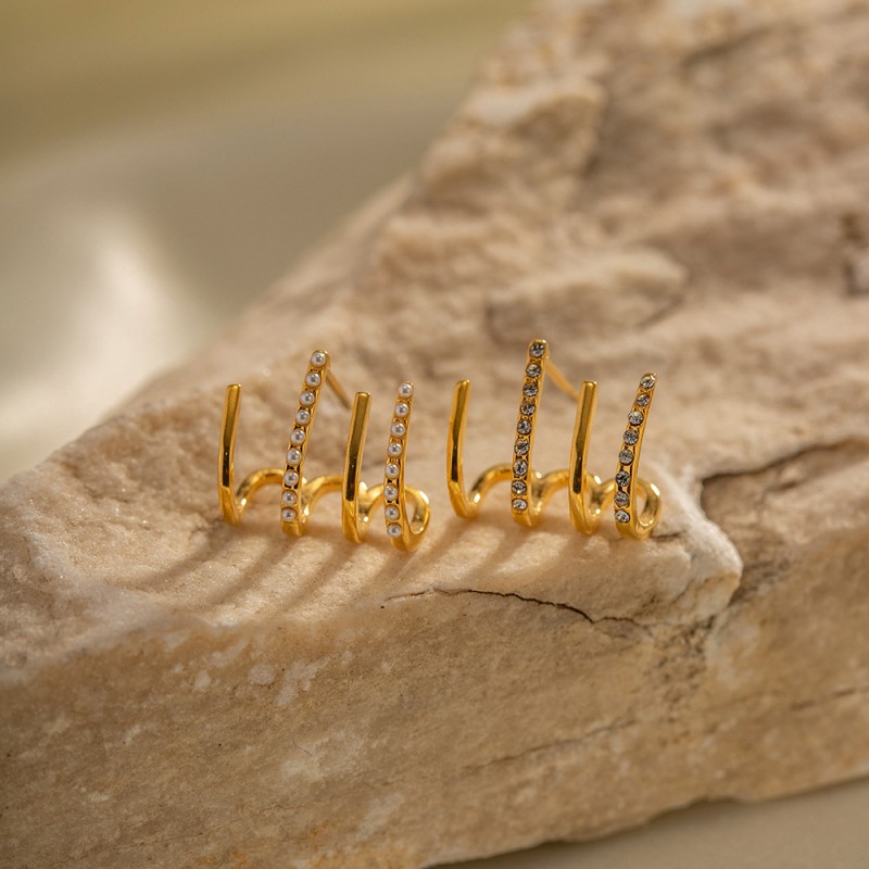 Pendientes De Diamantes De Dos Líneas En Forma De M De Oro Al Por Mayor De 18k
