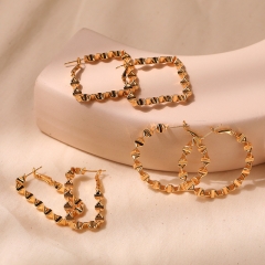 Wholesale Brass Plated 18K True Gold Pleated Metal Earrings