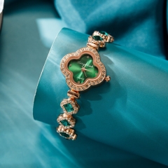 Four-leaf Clover Alloy Rhinestone Emerald Bracelet Watch Vintage Fashion Women Watch Wholesaler