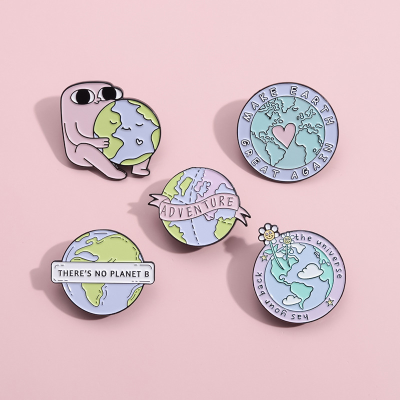 Insignia De Dibujos Animados Alien Planet Pink Love Earth Broche Pin Accesorios Lindos Insignia Hebilla De Cintura Mayorista