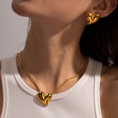 Mayorista De Collar De Pendientes En Forma De Corazón De Amor Dorado De 18K