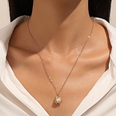 Palm Pearl Necklace Women Palm Pearl Clavicle Chain Wholesaler