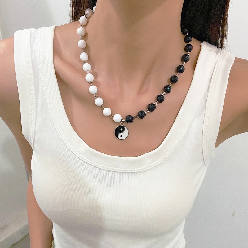 Taiji Bagua Necklace Women Simple Black And White Beaded Clavicle Chain Yin Yang Taiji Neck Chain Wholesaler