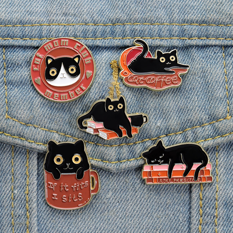 Dibujos Animados Gato Animal Broche Gato Negro Libro Taza Placa De Pecho Accesorios De Mezclilla Bolsa Alfiler Insignia Mayorista