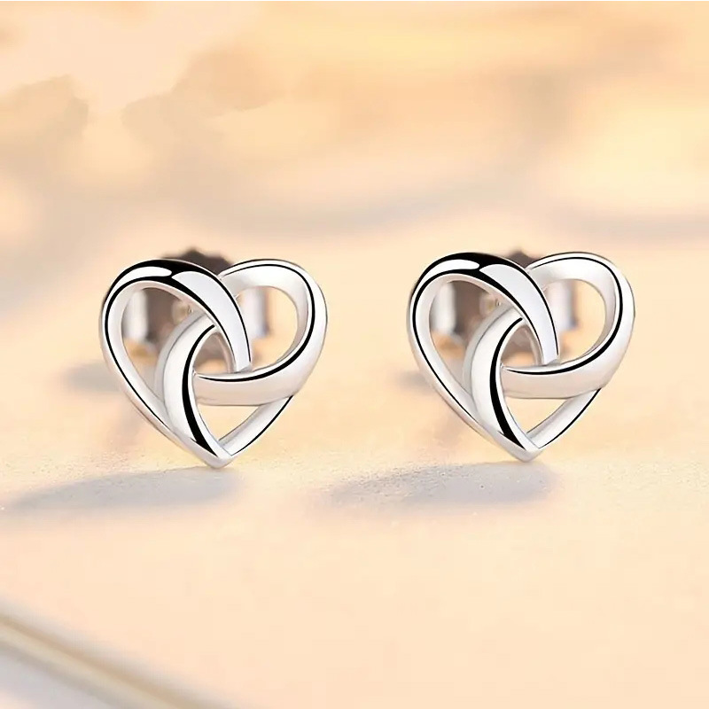 Simple Heart-shaped Winding Female Earrings Wholesalers