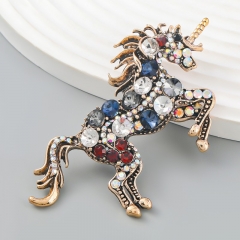 Broche De Caballo Con Tachuelas De Diamantes Mercedes-Benz Mayorista