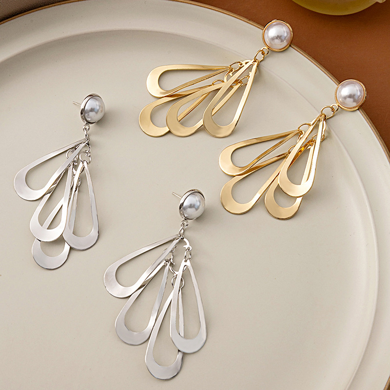 Silver Needle Pearl Irregular Earrings Wholesalers