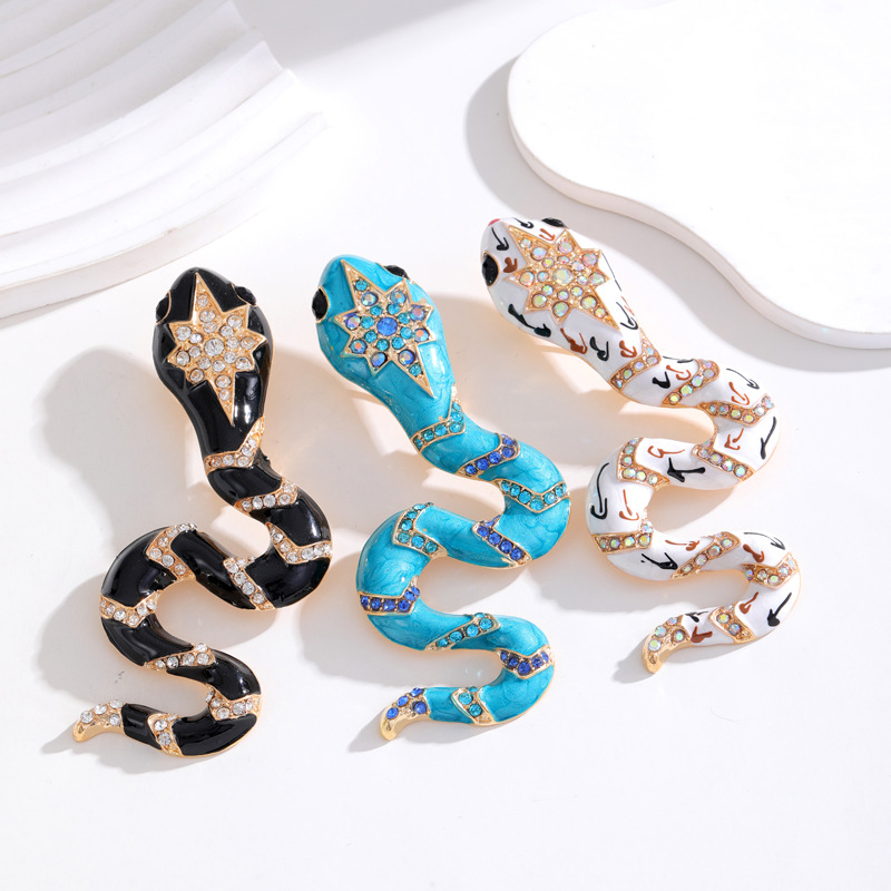 Diamond-encrusted Snake Brooch Wholesalers