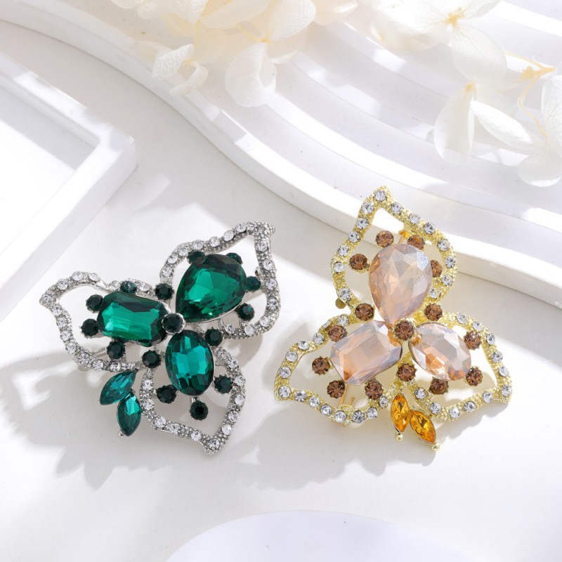 Diamond-encrusted Flower Brooch Wholesalers