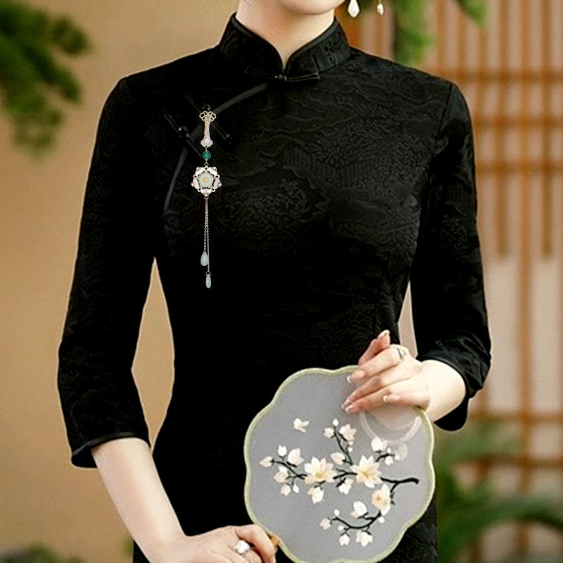 Shell Tassel Flower Brooch Wholesalers