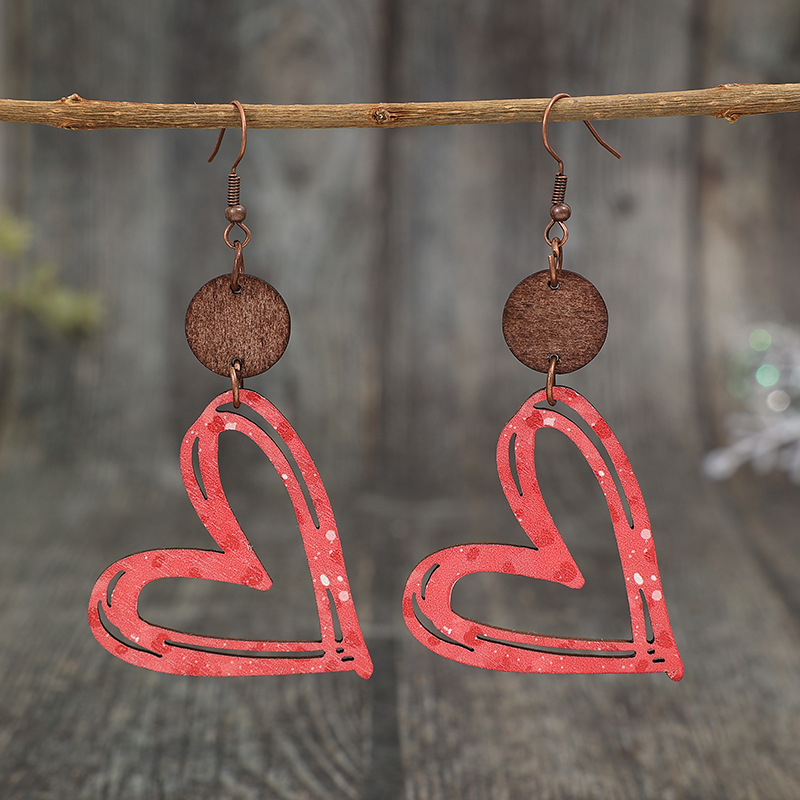 Heart-shaped Hollow Wooden Ear Hook Wholesalers