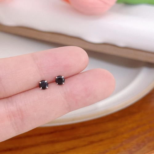  4/Black