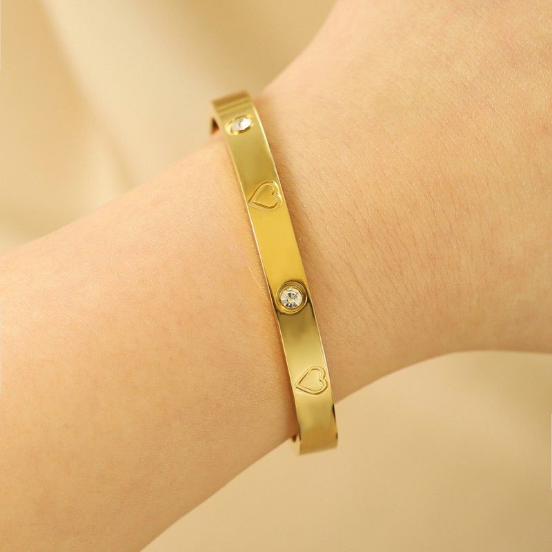 Diamond Heart Buckle Bracelet Wholesaler