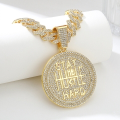 Venta Al Por Mayor De Collar De Hombre Con Colgante Redondo Con Letras De Diamantes