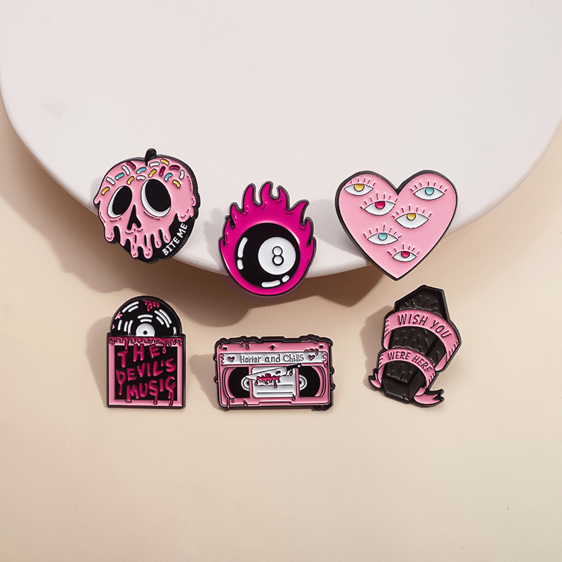 Halloween Skull Radio Love Eye Badge Wholesaler