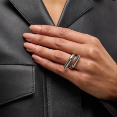 Anillo De Apertura Escalonado Con Líneas De Diamantes