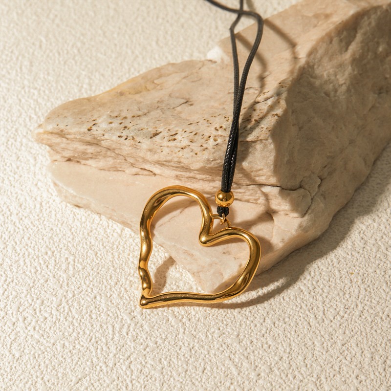 Stainless Steel Wax Rope Pleated Love Pendant Necklace Wholesalers