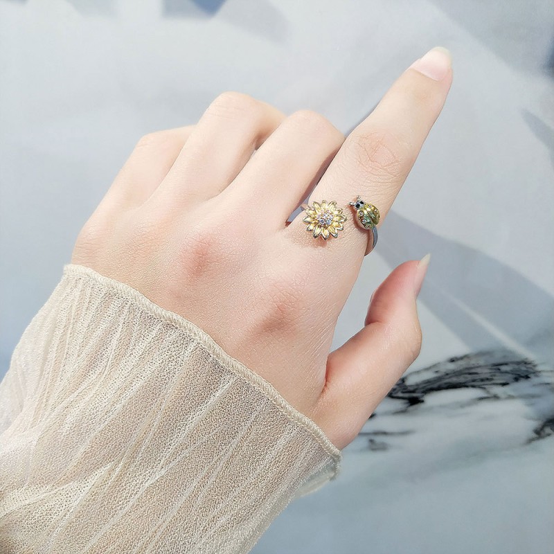 S925 Sterling Silver Coccinella Septempunctata Rotating Opening Ring Wholesaler