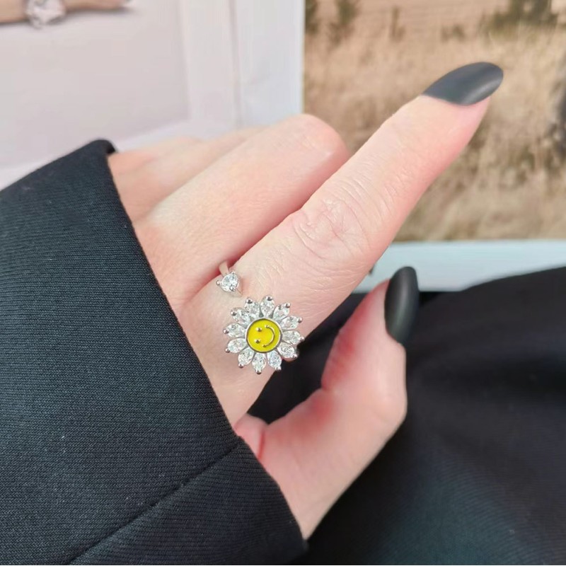 S925 Sterling Silver Diamond Rotating Smiley Face Flower Opening Ring Wholesaler