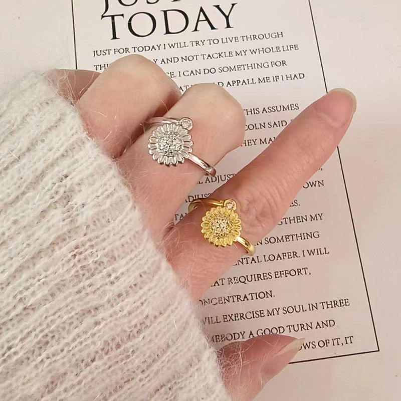 S925 Sterling Silver Rotatable Diamond Flower Ring Wholesaler