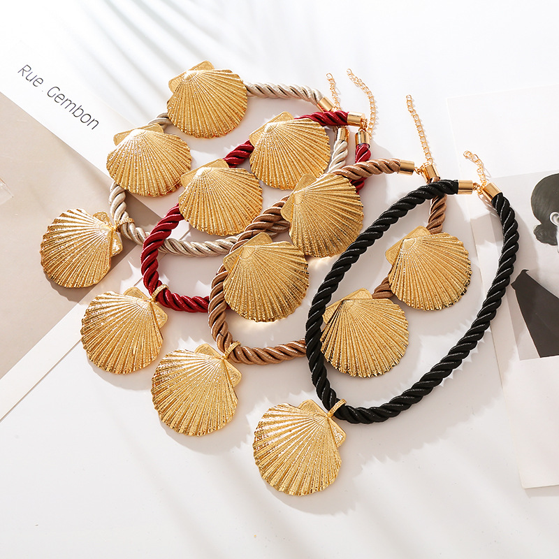 Conjunto De Pulsera De Pendientes De Concha Mayorista