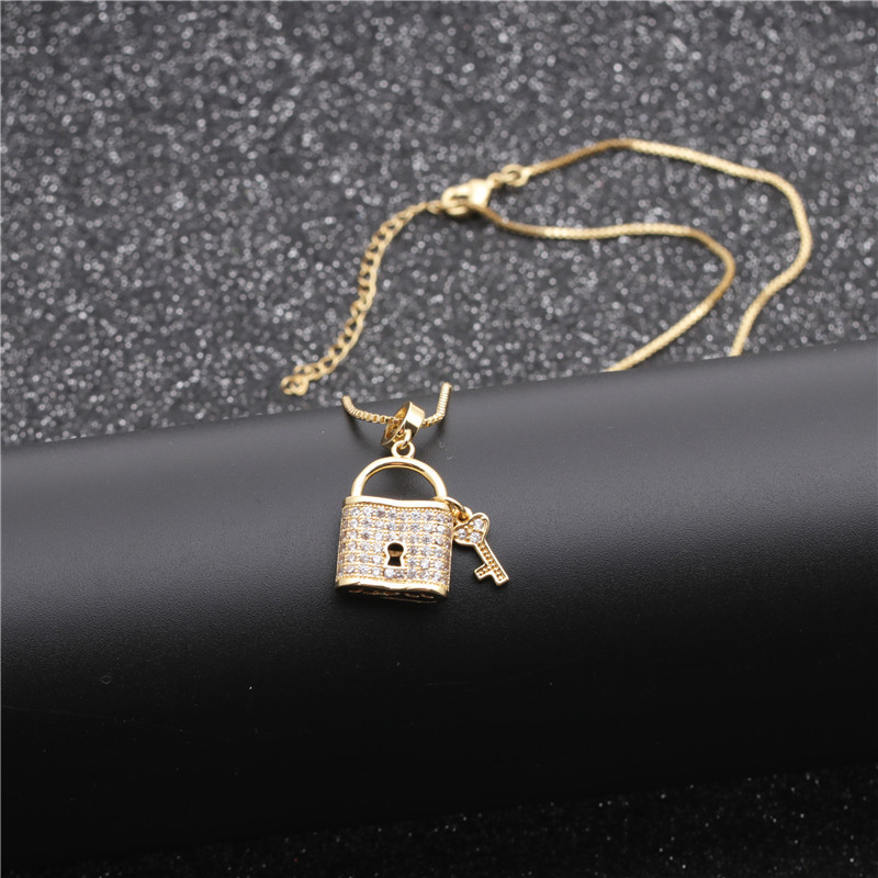 Micro-inlaid Zircon Key Lock Pendant Necklace Wholesalers