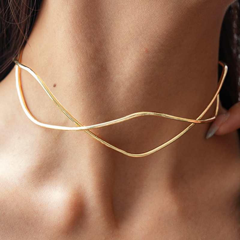 Collar De Sentido Avanzado Con Collar Cruzado De Línea Geométrica